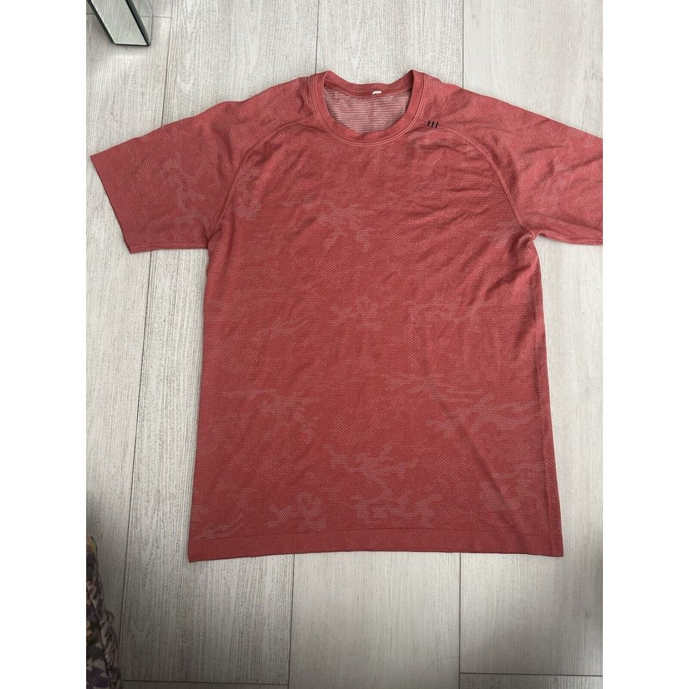 Lululemon Men Metal Vent Orange Camo Short‎ Sleeve Shirt Sz M